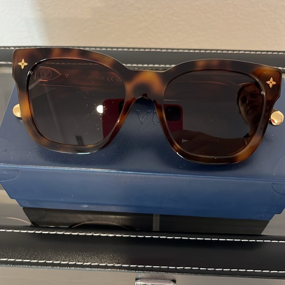 Louis Vuitton- My Monogram Square Sunglasses - Picture 8 of 10
